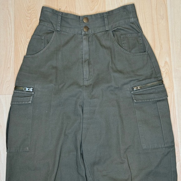 Meshki Green Cargo Pants - Picture 2 of 7